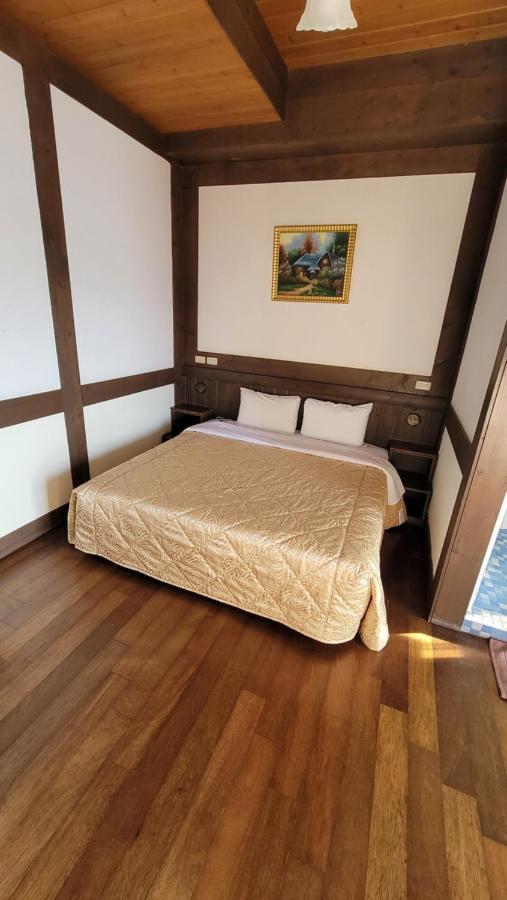 Maple Leave Holiday Villa Renai Extérieur photo